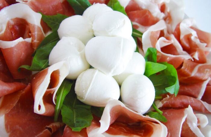 Crudo e mozzarella